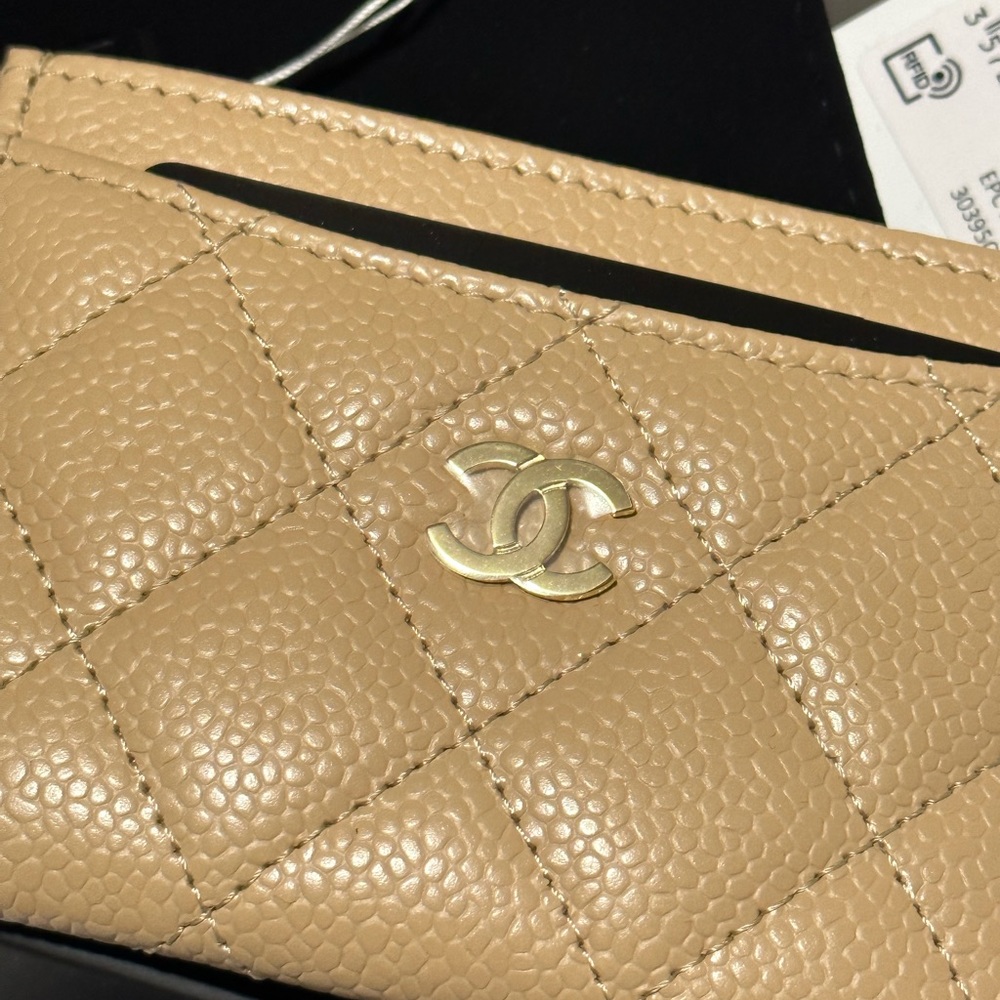 BNIB Chanel Beige Caviar Flat Card Holder with GHW - Picture 3 of 12